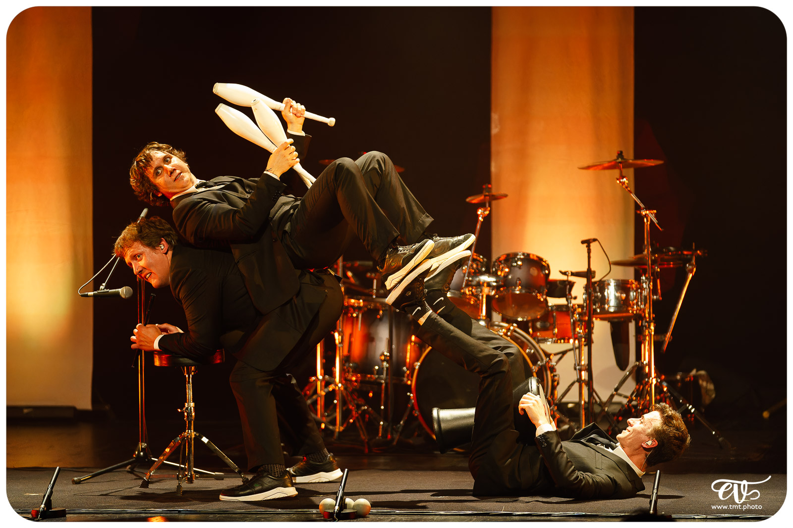 DRUM BROTHERS (LES FRÈRES COLLE)